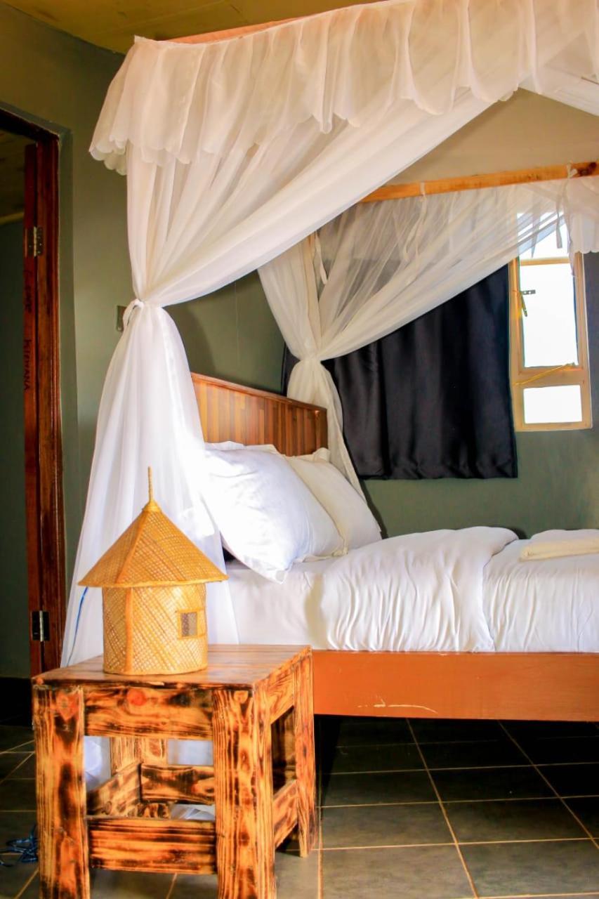Amanya 3-Bedroom Hut アンボセリ エクステリア 写真