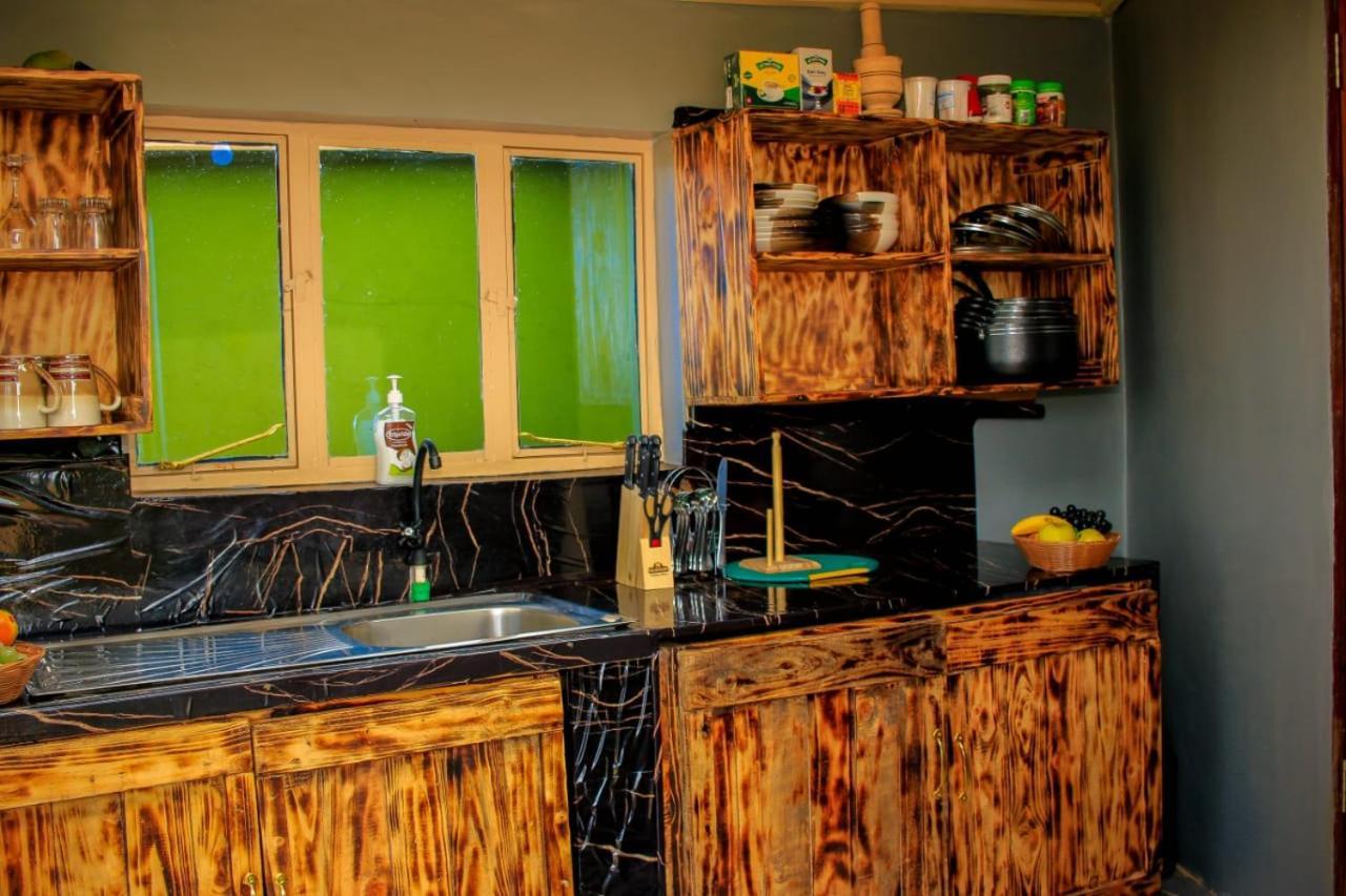 Amanya 3-Bedroom Hut アンボセリ エクステリア 写真