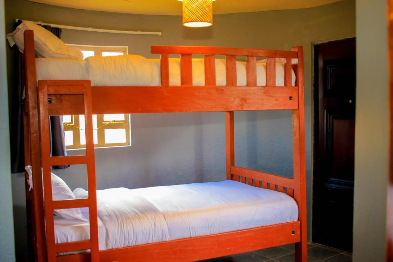 Amanya 3-Bedroom Hut アンボセリ エクステリア 写真