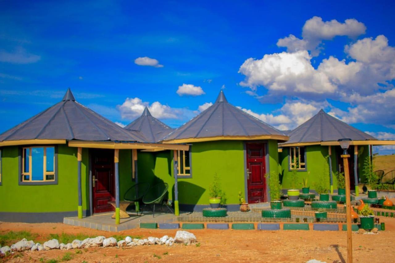 Amanya 3-Bedroom Hut アンボセリ エクステリア 写真