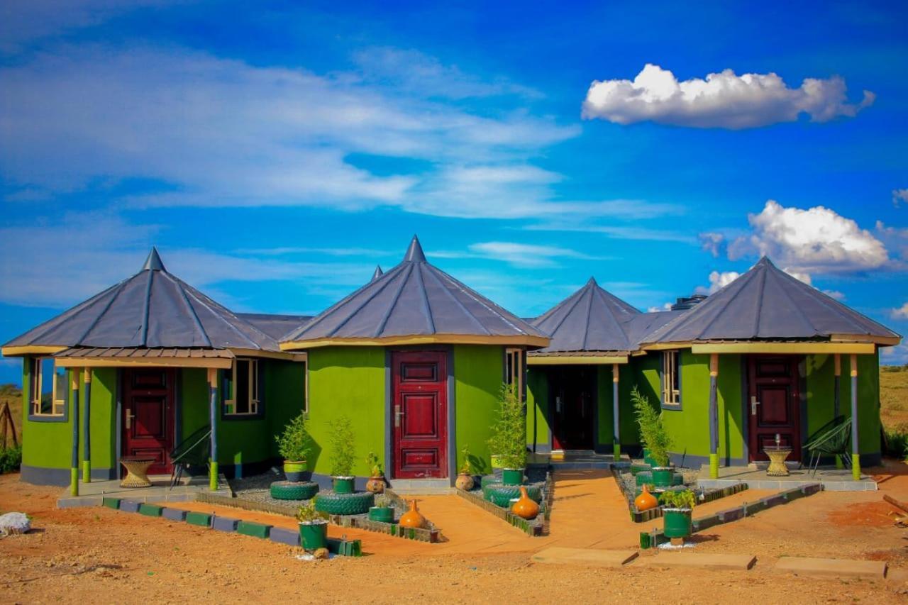 Amanya 3-Bedroom Hut アンボセリ エクステリア 写真