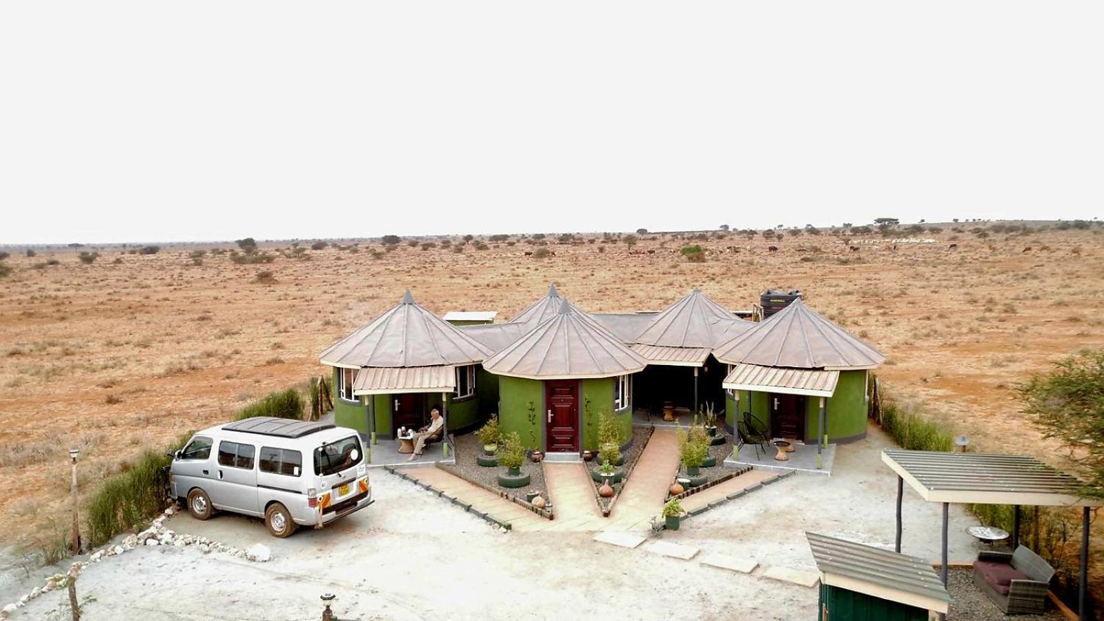 Amanya 3-Bedroom Hut アンボセリ エクステリア 写真