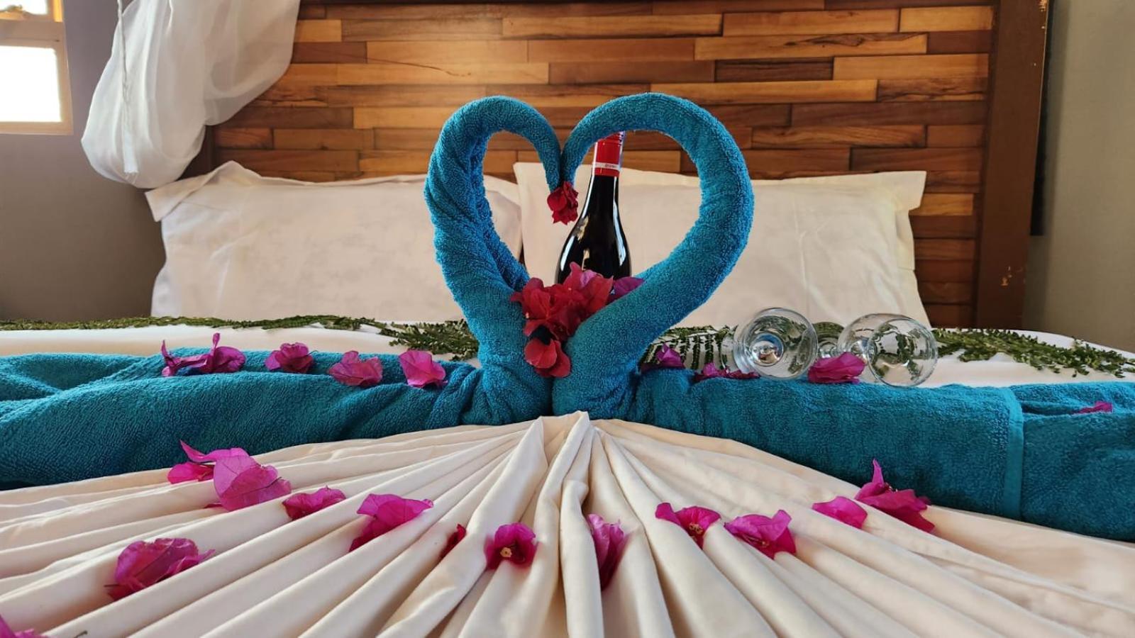 Amanya 3-Bedroom Hut アンボセリ エクステリア 写真