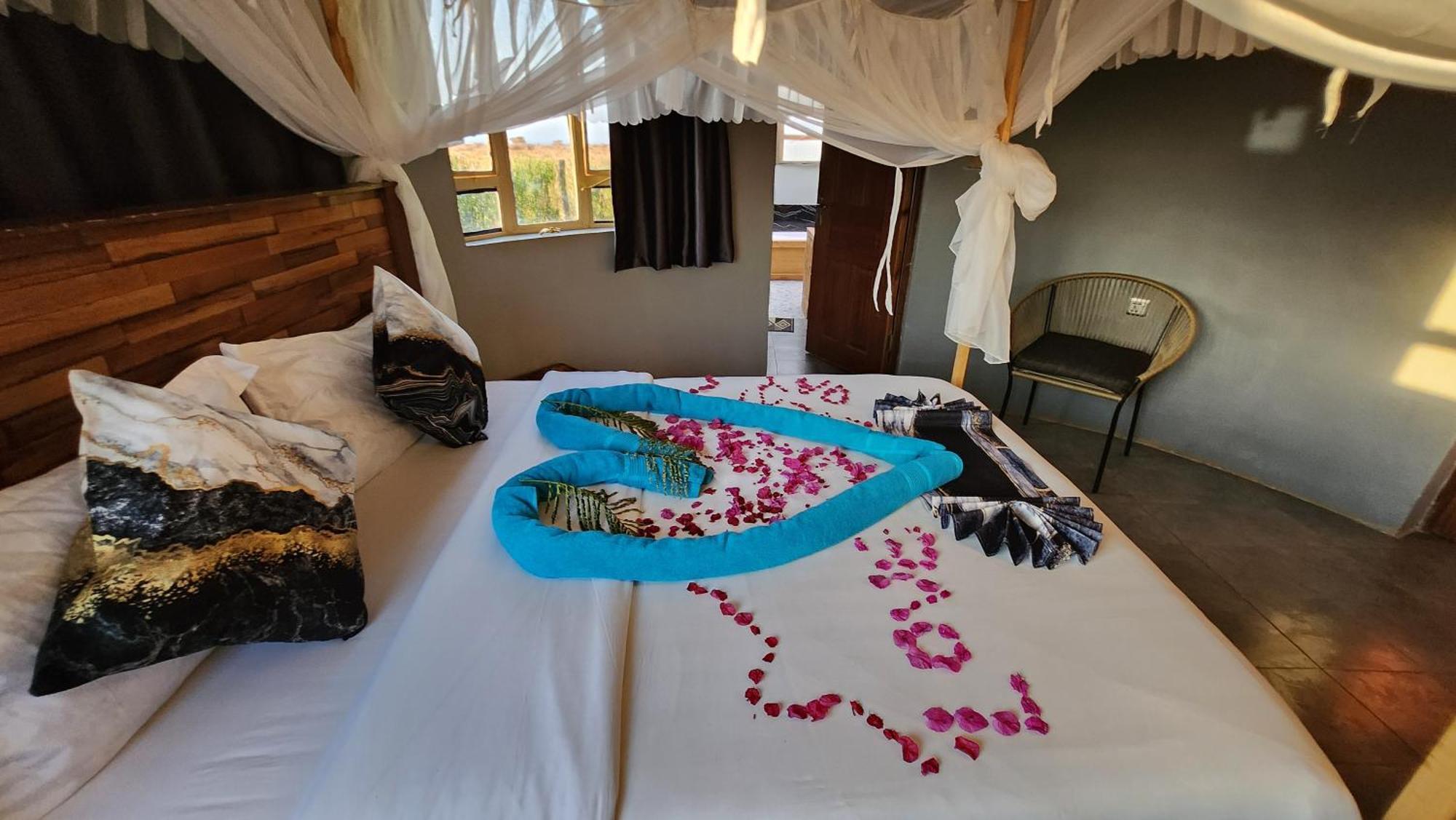 Amanya 3-Bedroom Hut アンボセリ エクステリア 写真