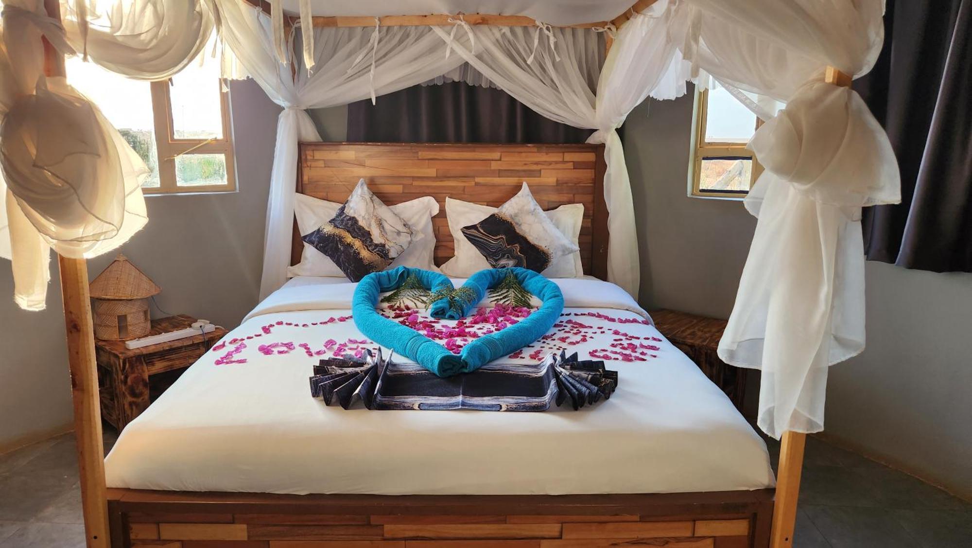 Amanya 3-Bedroom Hut アンボセリ エクステリア 写真